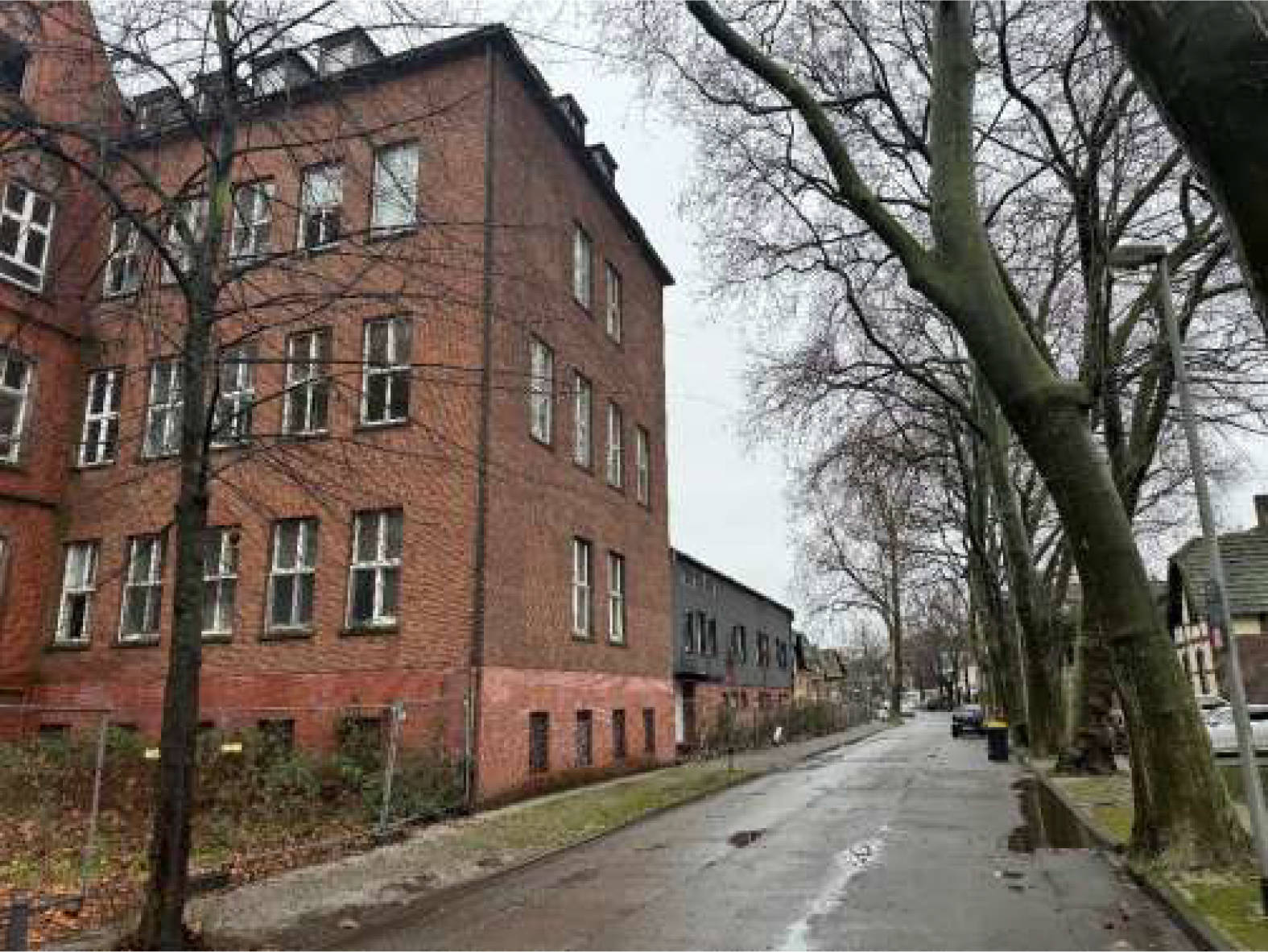 Grundstück, bebaut mit abrissreifen Gebäuden in Barbarastr. 63,65,67,72, Schwester-Eutymia-Straße, 47167 Duisburg, Neumühl