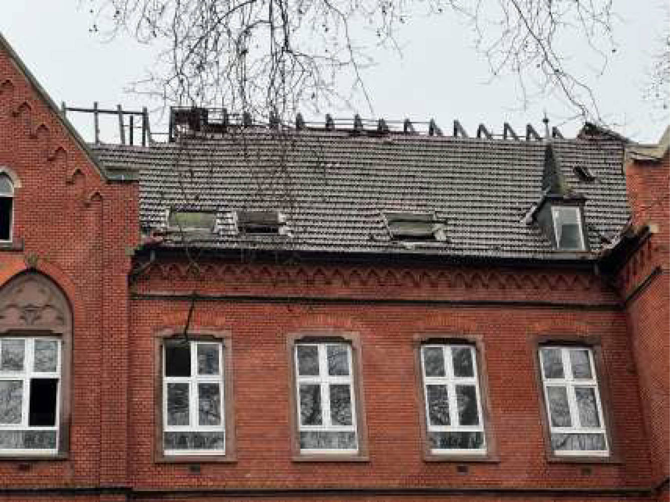 Grundstück, bebaut mit abrissreifen Gebäuden in Barbarastr. 63,65,67,72, Schwester-Eutymia-Straße, 47167 Duisburg, Neumühl - Bild 2