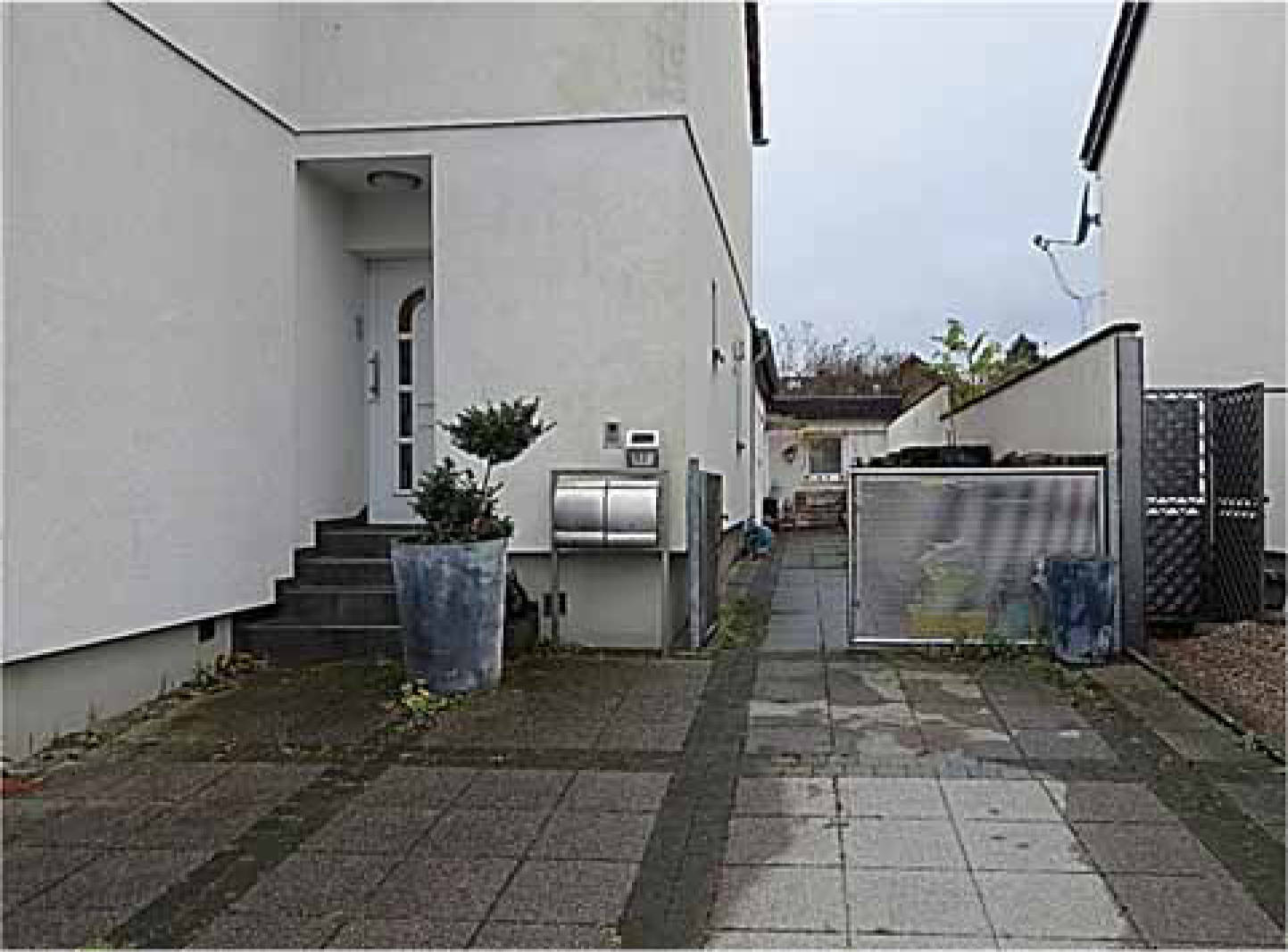 Garage, Mehrfamilienhaus in Langenackerstraße 57, 50389 Wesseling, Berzdorf - Bild 4