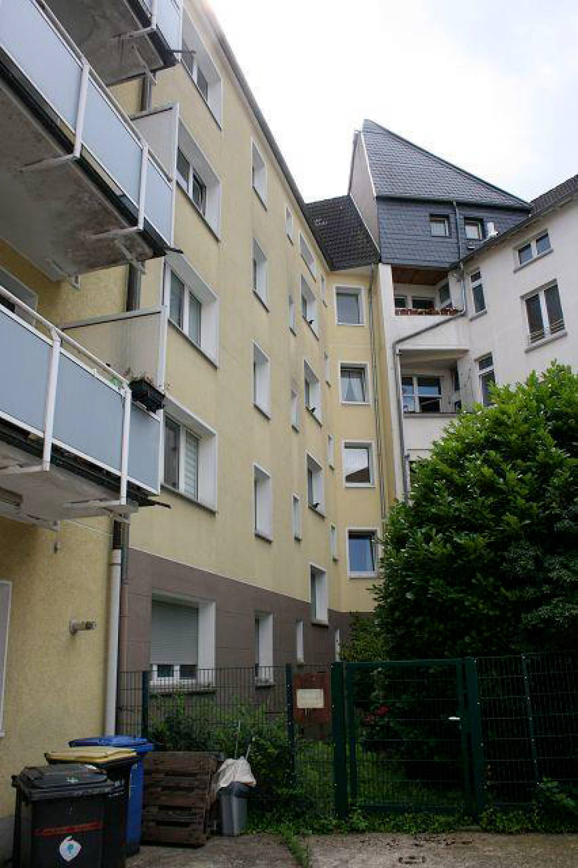 Eigentumswohnung (1 bis 2 Zimmer) 3 x (Wohnungen Nr. 3, 4, 10) in Hedwigstr. 6, 45130 Essen