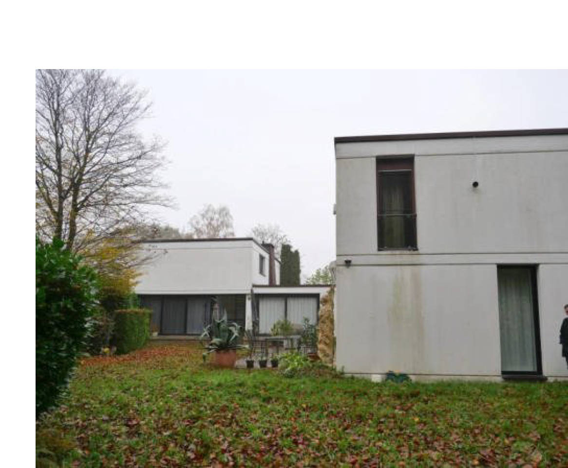Garage, Einfamilienhaus, Waldfläche in Laupendahler Höhe 162, 00000