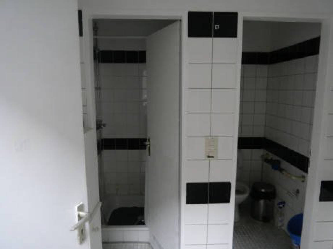 nordrheinwestpfalen 0185 K 0009/2023 Kersthover Ring 75, 77, Im Looscheid 13, 15, 17, 19, 21, 00000 Essen 15