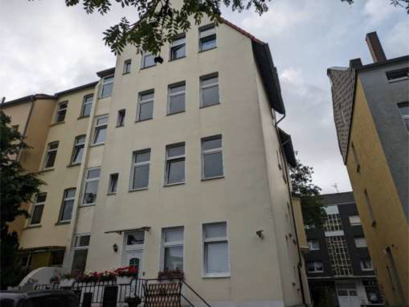 Kfz-Stellplatz, Eigentumswohnung (3 bis 4 Zimmer) in Körner Hellweg 108 108 a, 44143 Dortmund