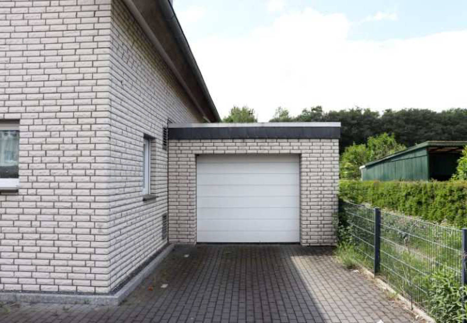 Garage, Einfamilienhaus in Ährenweg 2 a, 44369 Dortmund, Deusen