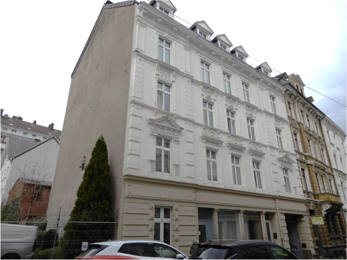 Wohn- und Geschäftshaus und einem gewerblich genutzten Hinterhaus bebauten Grundstücks in Wiesenstraße 48, 48a, 42105 Wuppertal, Elberfeld