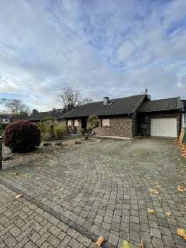 Einfamilienhaus mit Garage in Dr.Hans-Böckler-Straße 77, 47179 Duisburg, Walsum-Aldenrade