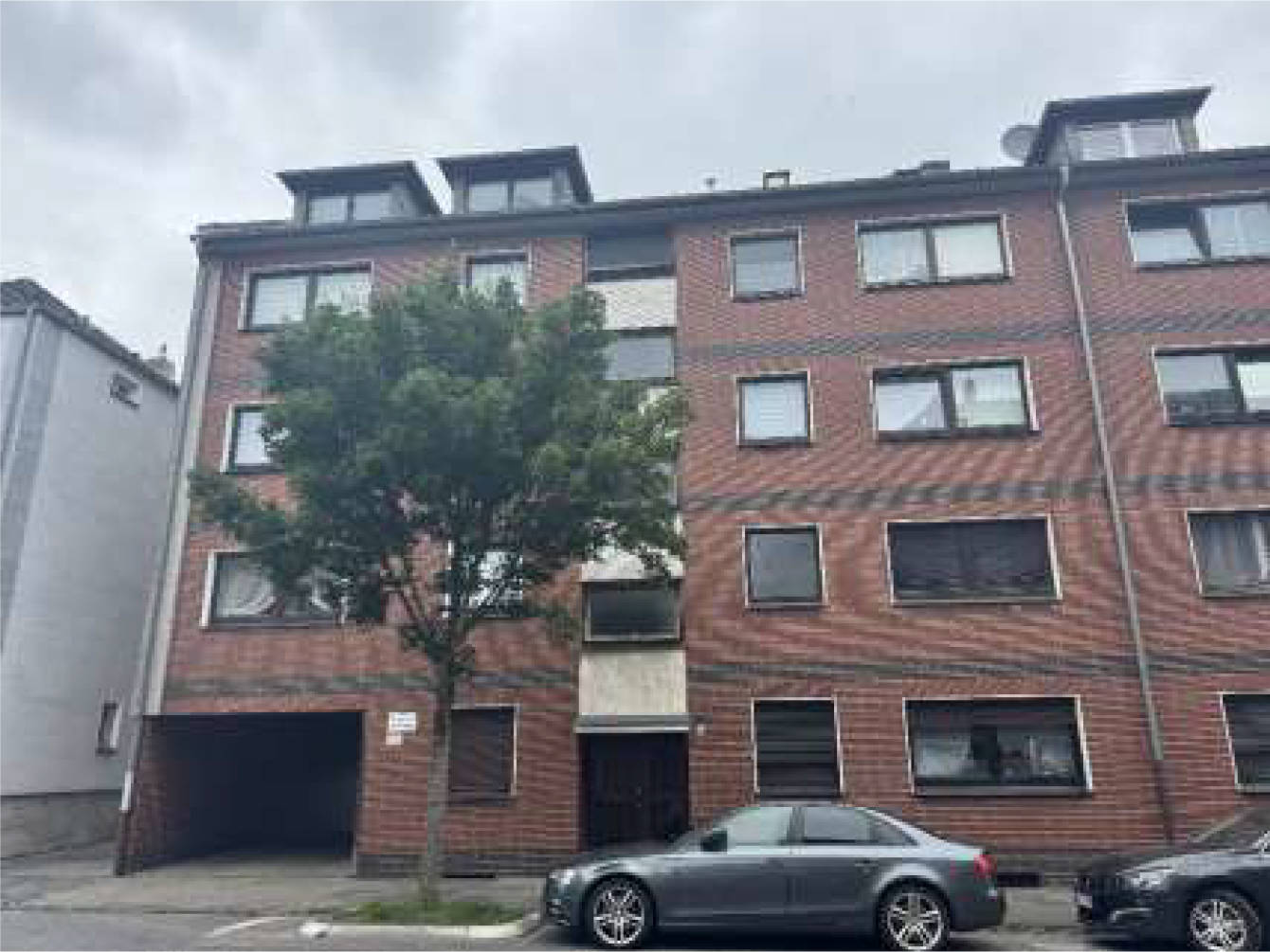 Garage, Garage, Garage, Eigentumswohnung (1 bis 2 Zimmer), Nicht ausgebauter Dachraum in Lehnhofstraße 4 a, 47139 Duisburg, Beeck