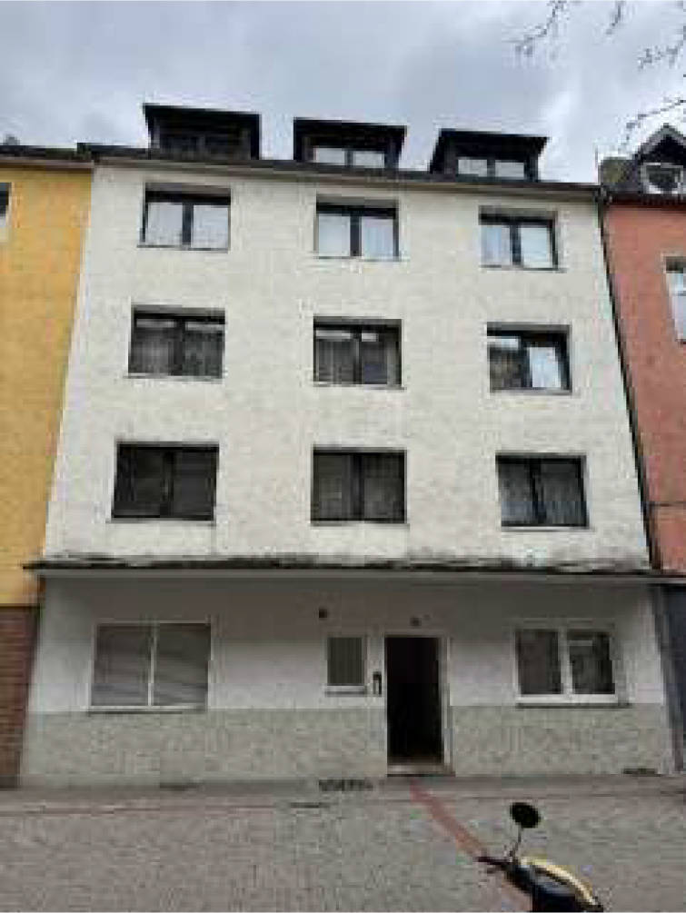 Mehrfamilienhaus in Henriettenstraße 10, 47169 Duisburg, Marxloh
