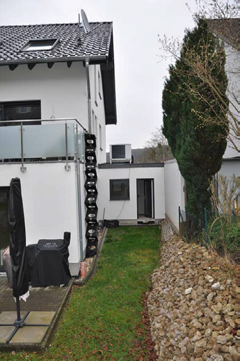 Zweifamilienhaus, Kfz-Stellplatz, Garage, Doppelhaushälfte in Mechernicher Straße 56, 53894 Mechernich, Breitenbenden