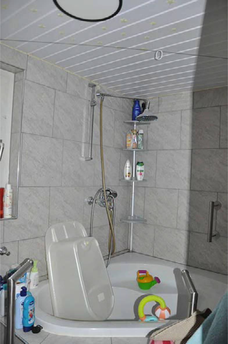 Kfz-Stellplatz, Einfamilienhaus in Münstereifeler Straße 36, 53902 Bad Münstereifel, Arloff - Bild 2