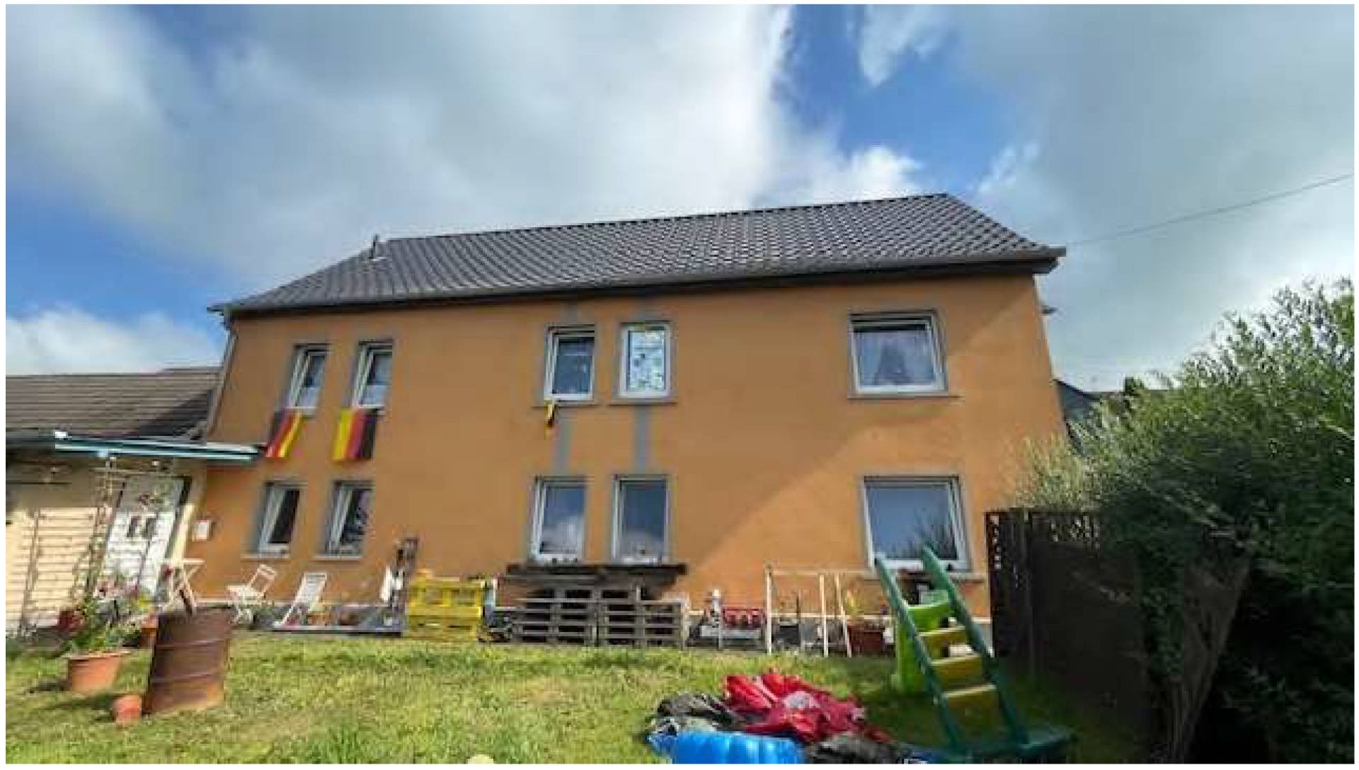 Zweifamilienhaus in Hauptstraße 13, 57614 Oberwambach