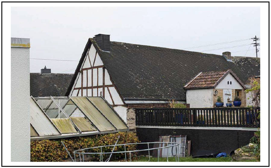 Einfamilienhaus in Monrealer Straße 8, 56727 Mayen, Berresheim