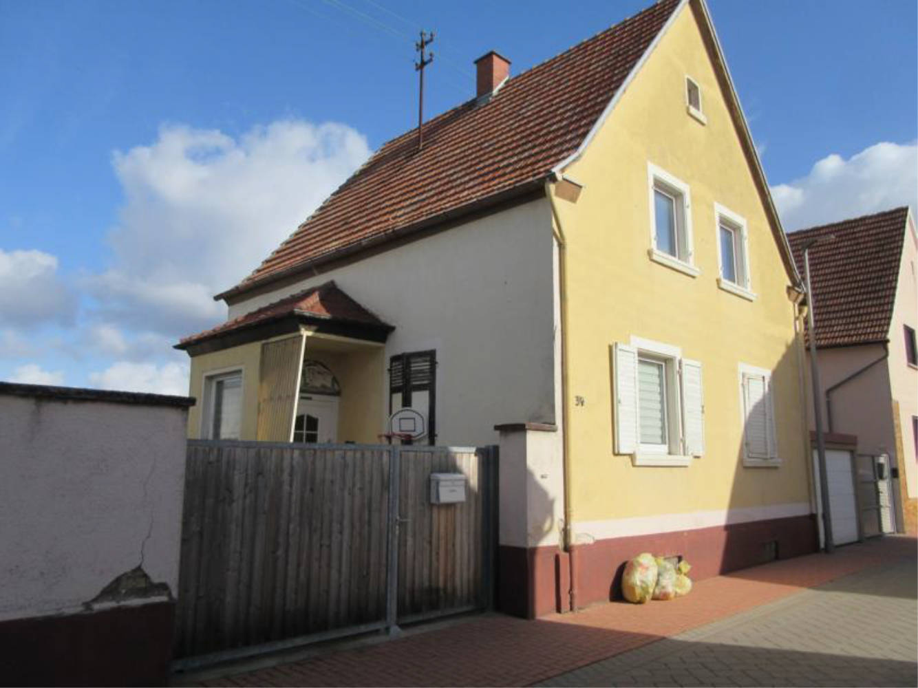 Einfamilienhaus mit Doppelgarage in Goldböhlstraße 34, 67459 Böhl-Iggelheim - Bild 2