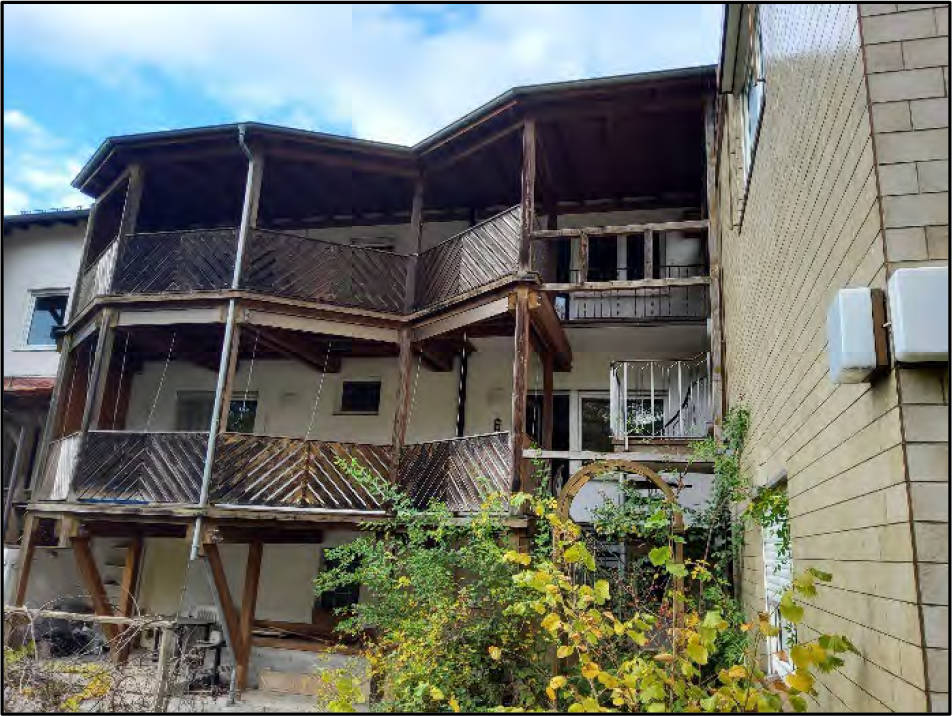 Zweifamilienhaus, gewerblich genutztes Grundstück in Erlenbacher Straße 136, 67659 Kaiserslautern, Erlenbach