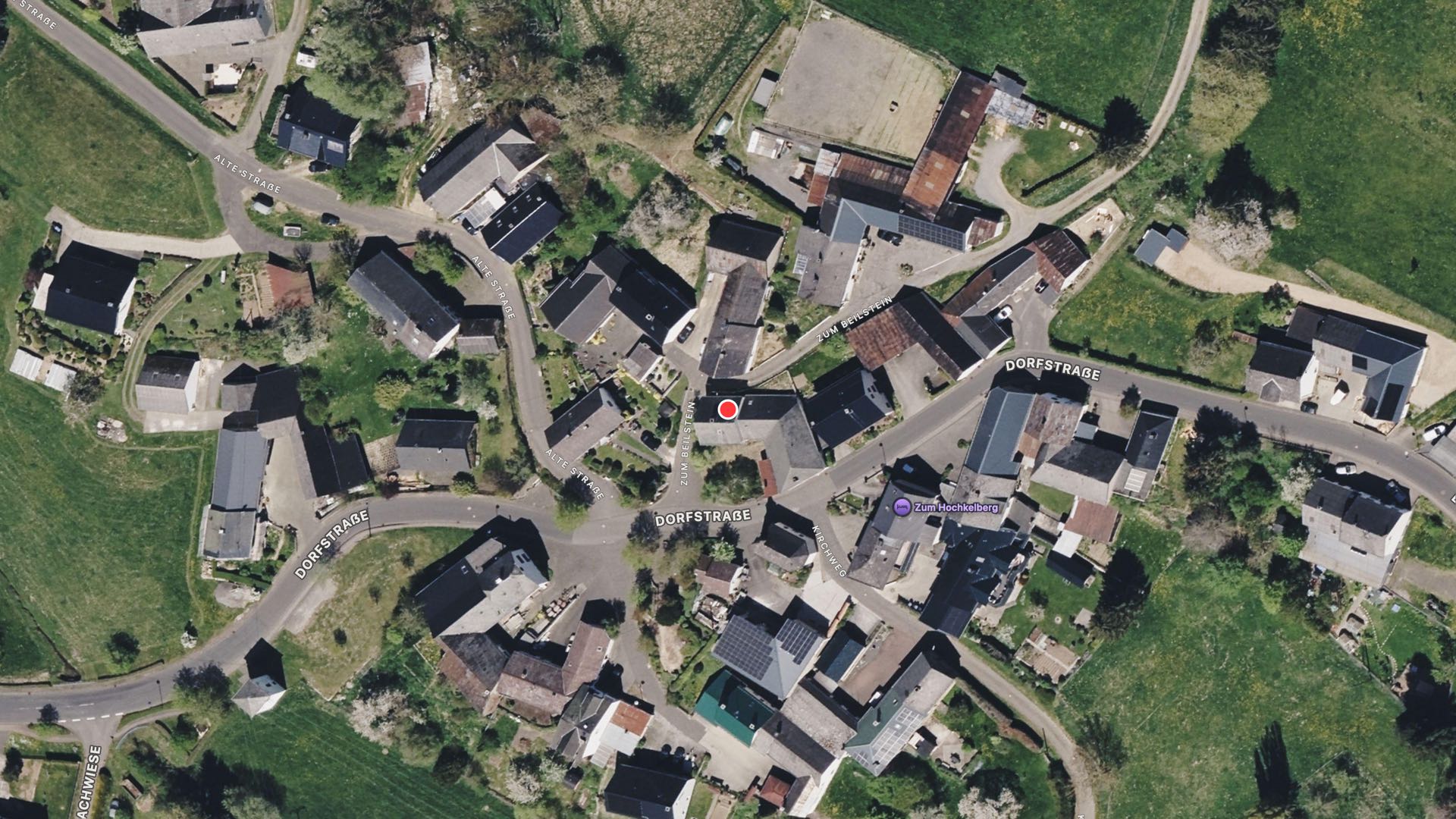 Einfamilienhaus, Bauernhof, abbruchreif, Stall, Scheune, Keller, leerstehend in Zum Beilstein 2, 56769 Bereborn