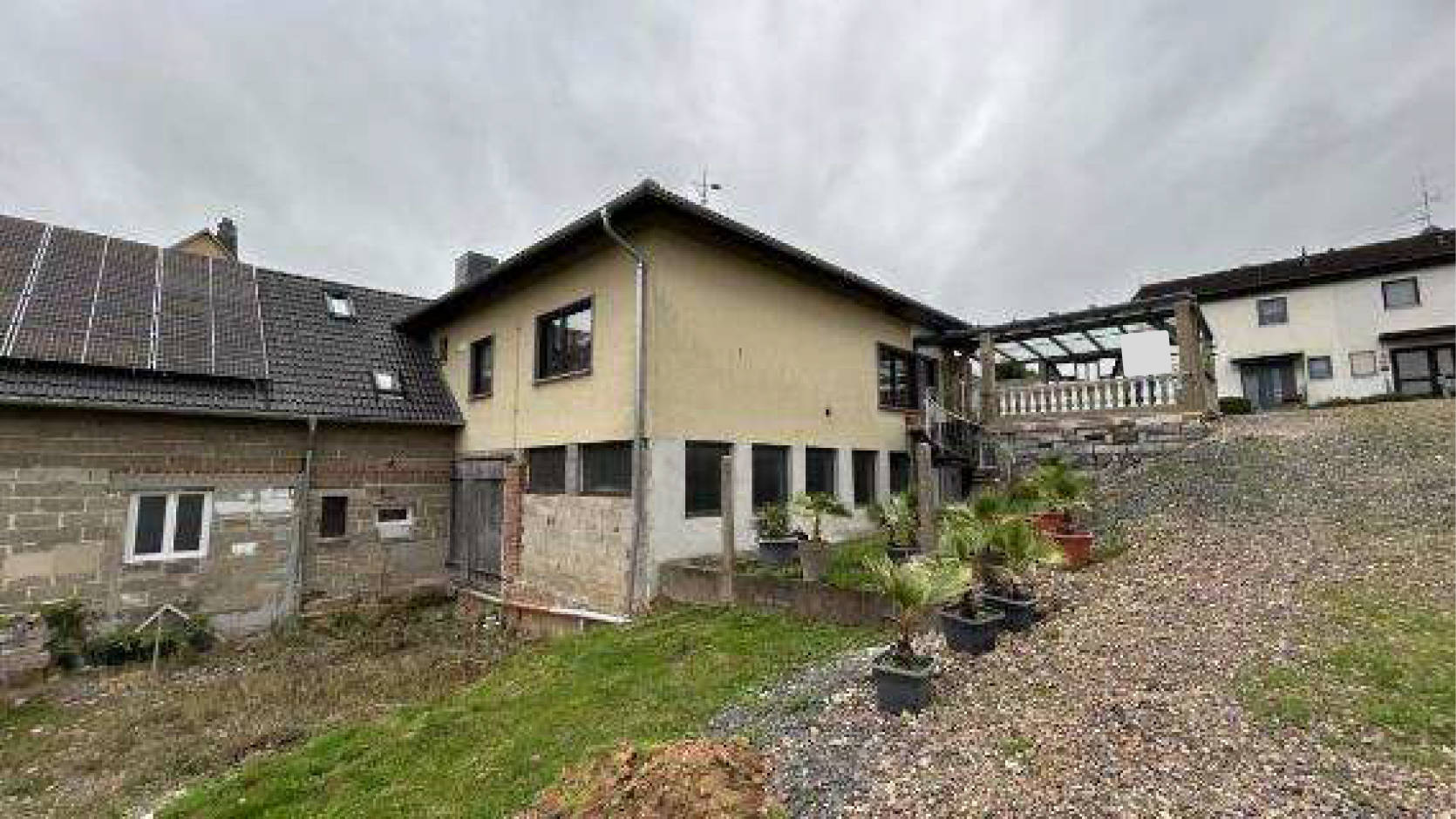 Einfamilienhaus, Garage, unbebautes Grundstück in Gartenstraße 19, 65558 Lohrheim - Bild 2