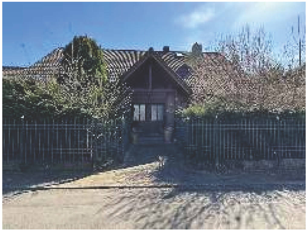 Einfamilienwohnhaus mit Einliegerwohnung und Doppelgarage in Poststraße 11, 54584 Feusdorf