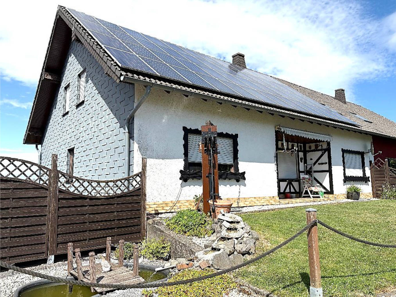 Einfamilienhaus in Kirchstr. 12, 56825 Urschmitt