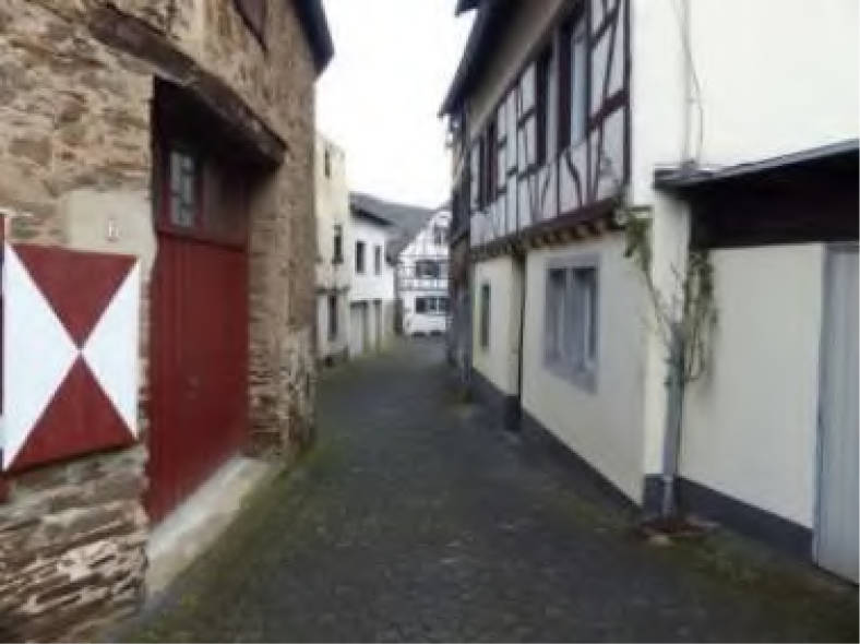 (Brandschadenobjekt/Bauruine) bebaubte Grundstück in Mittelstraße 6, 56332 Burgen - Bild 3