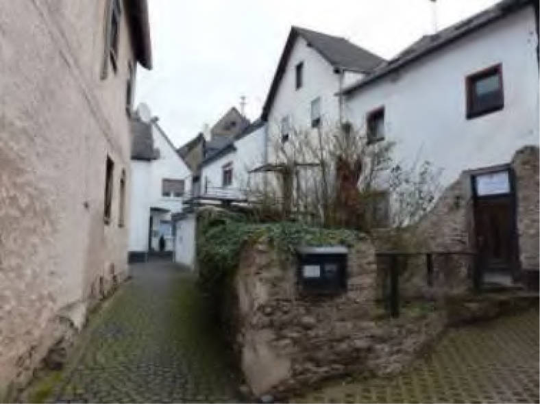Wohn-/Geschäftshaus, Scheune in Oberstraße 8, 56332 Burgen
