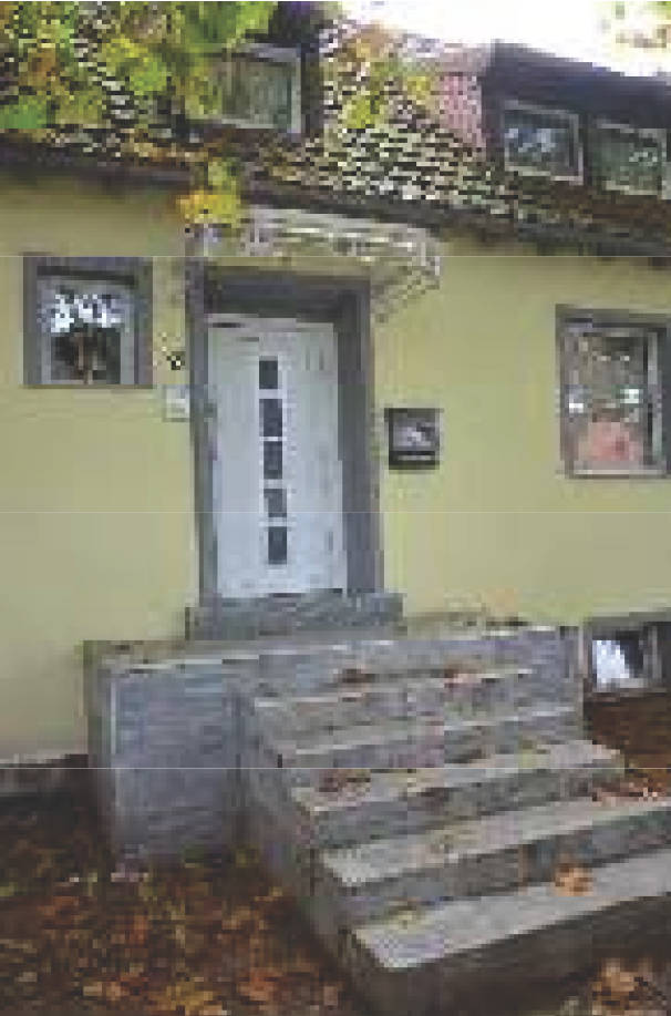einseitig angebautes Einfamilienhaus + unbebauter Vorgarten in Schmalauweg  21, 66424 Homburg, Erbach