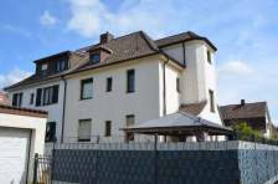 Zweifamilienhaus, Garage in Werderstraße  131, 66763 Dillingen