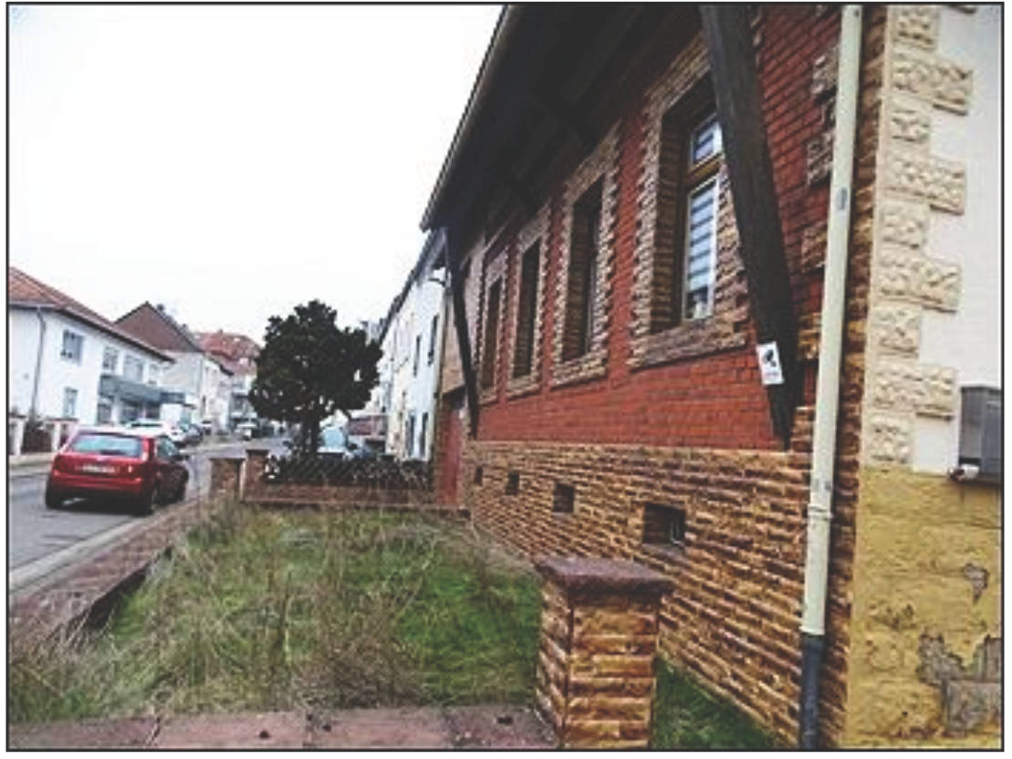 Grundstück bebaut mit Einfamilienhaus und 2 Garagen in Niedstraße 17, 66809 Nalbach - Bild 3