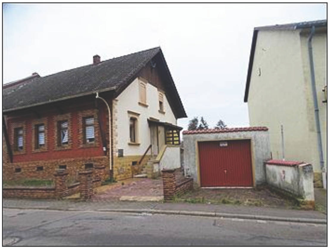 Grundstück bebaut mit Einfamilienhaus und 2 Garagen in Niedstraße 17, 66809 Nalbach