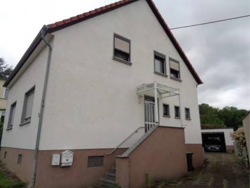 Einfamilienhaus, mit Nebengebäuden in Glockenstraße  8a, 66787 Wadgassen - Bild 2