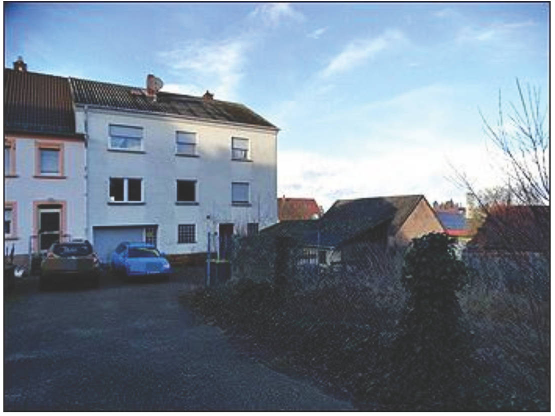 Wohnhaus mit Garage in Ottweilerstraße 24a, 66564 Ottweiler, Steinbach
