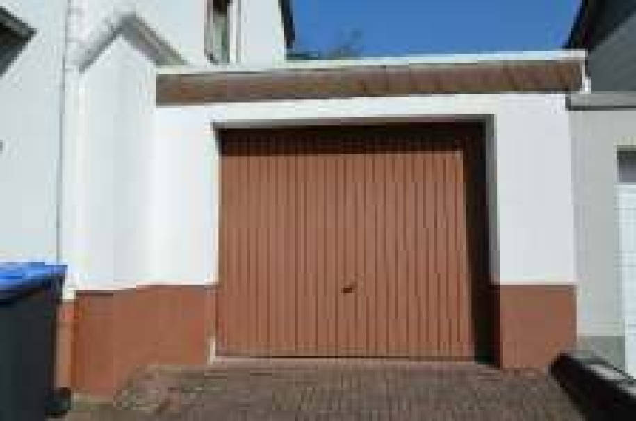 Zweigeschossiges, unterkellertes und einseitig angebautes Einfamilienhaus in Massivbauweise  (wohnwertabhängige Wohnfläche ca. 87 qm) mit Garage. in Buchenweg 26, 66280 Sulzbach - Bild 5