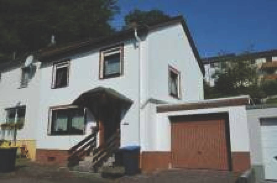 Zweigeschossiges, unterkellertes und einseitig angebautes Einfamilienhaus in Massivbauweise  (wohnwertabhängige Wohnfläche ca. 87 qm) mit Garage. in Buchenweg 26, 66280 Sulzbach - Bild 3