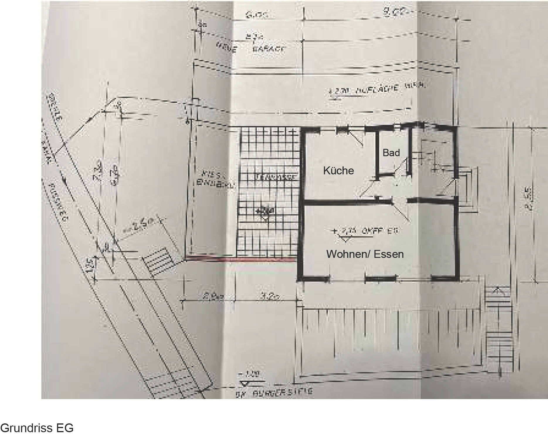 Eingeschossiges, voll unterkellertes Einfamilienhaus mit ausgebautem  Dachgeschoss nebst Garage in Brebacher Straße 122, 66123 Saarbrücken - Bild 4