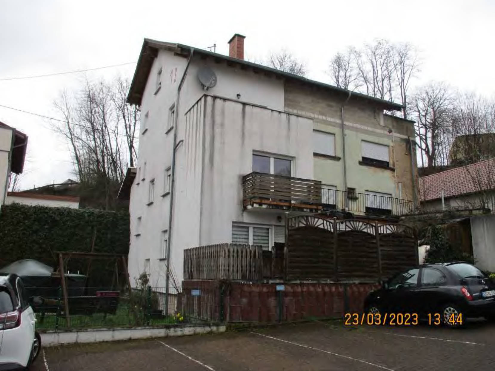 Freistehendes Mehrfamilienhaus mit vier Wohnungen, dazu ein Zimmer   im Dachgeschoss, einseitig Grenzbebauung, gegliedert in 1. und 2. UG, EG, OG und DG. in Zum Grühlingsstollen 12, 66299 Friedrichsthal - Bild 4