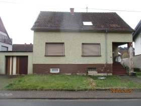 Einfamilienhaus in Auf der Heide 94, 66701 Beckingen