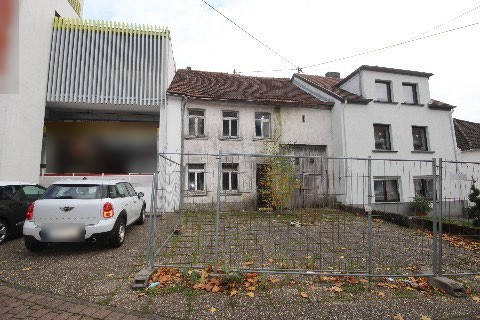 Grundstück bebaut mit abrissreifem Einfamilienhaus mit Scheunenteil und Anbau in Pfarrgasse 6, 66822 Lebach - Bild 2