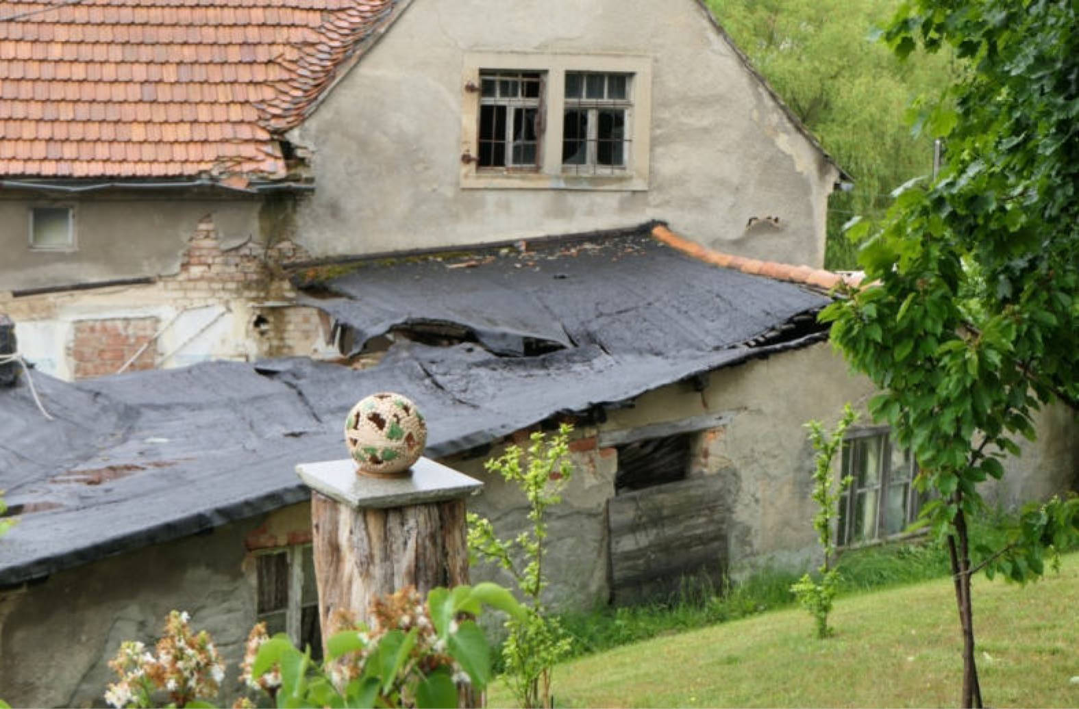 abbruchreifen Wohn- und Geschäftshaus in Pulsnitztalstraße  52, 01896 Pulsnitz, Oberlichtenau - Bild 3