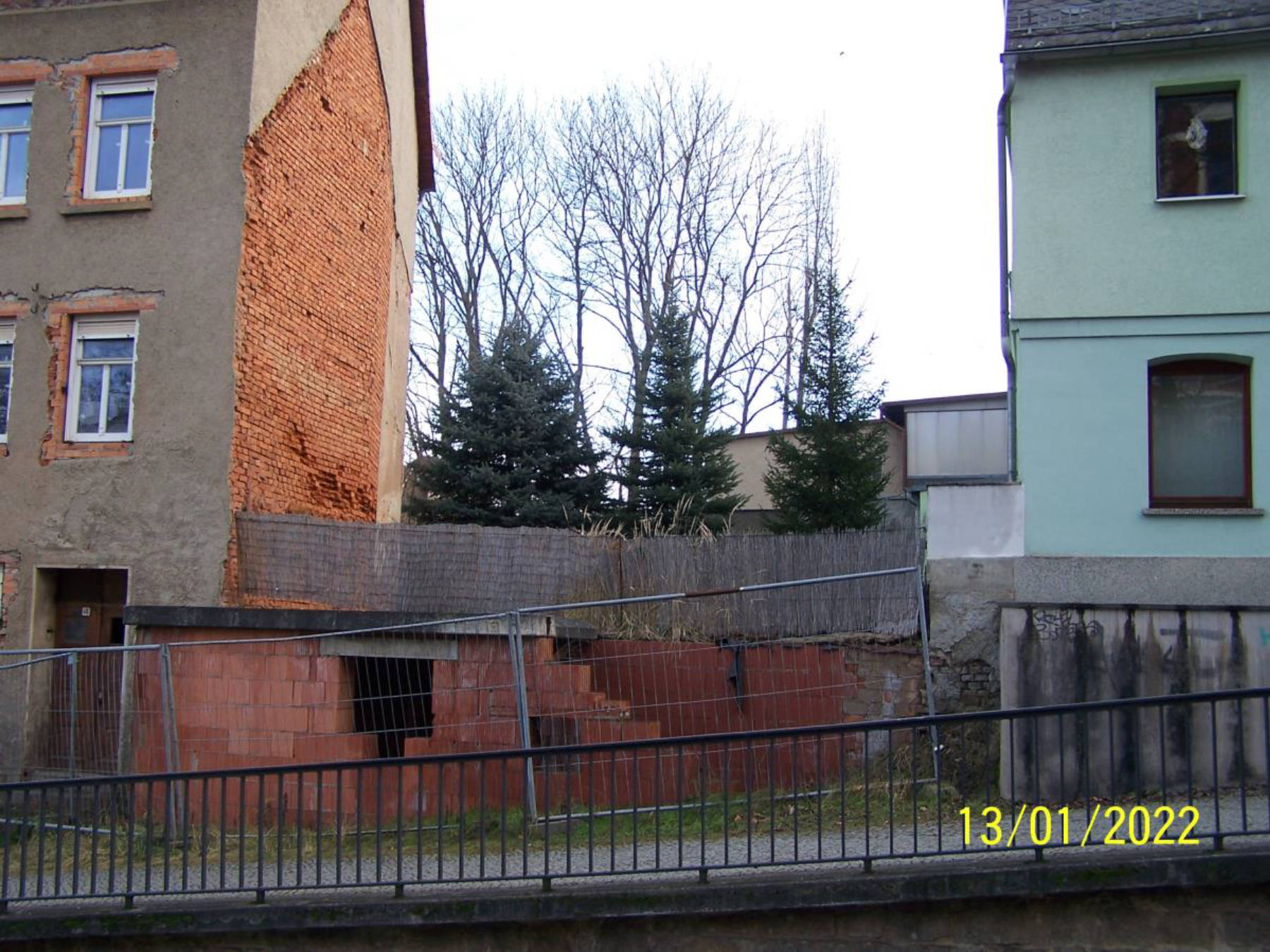 Grundstück bebaut mit Kellerrohbau in Leipziger Straße 45, 08371 Glauchau - Bild 3