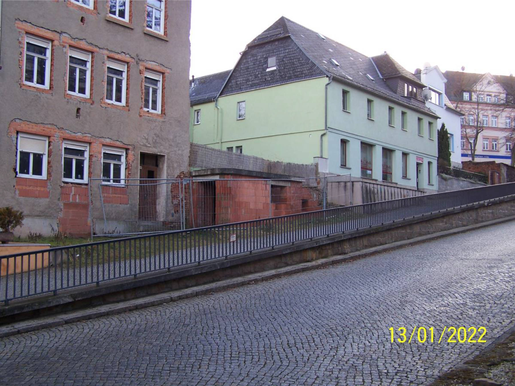 Grundstück bebaut mit Kellerrohbau in Leipziger Straße 45, 08371 Glauchau - Bild 2