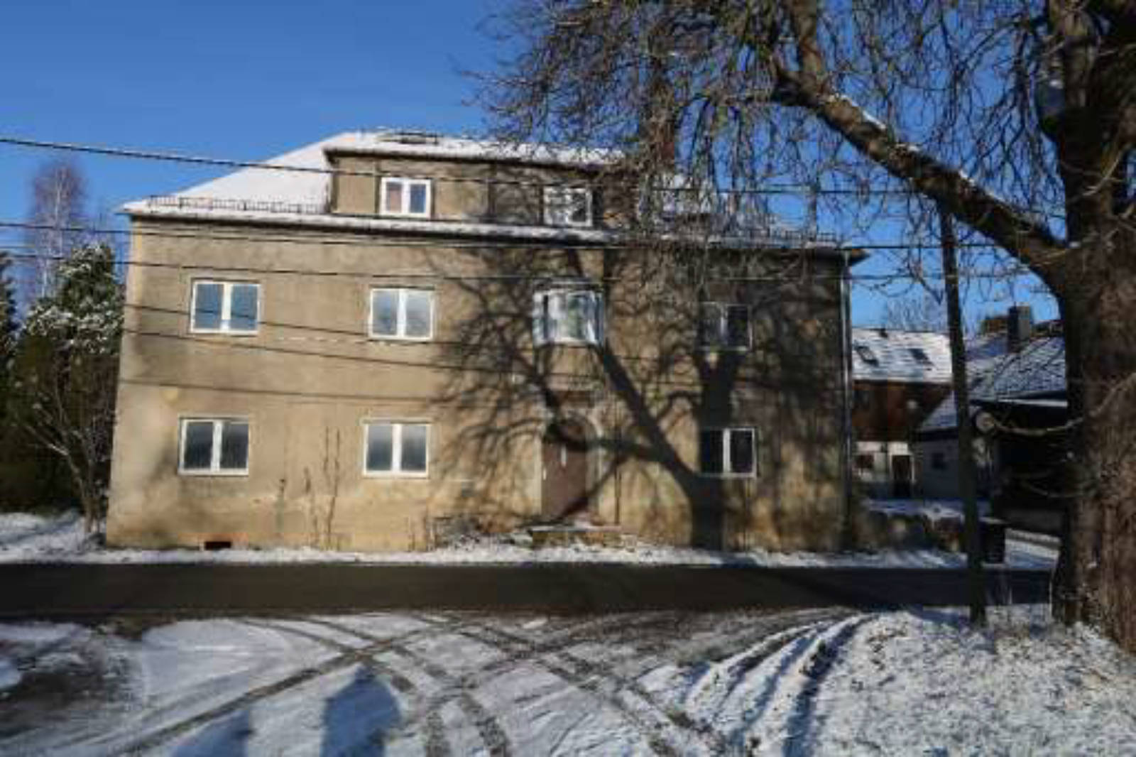Mehrfamilienhaus in Am Ullersberg 32, 09212 Limbach-Oberfrohna, Uhlsdorf - Bild 2