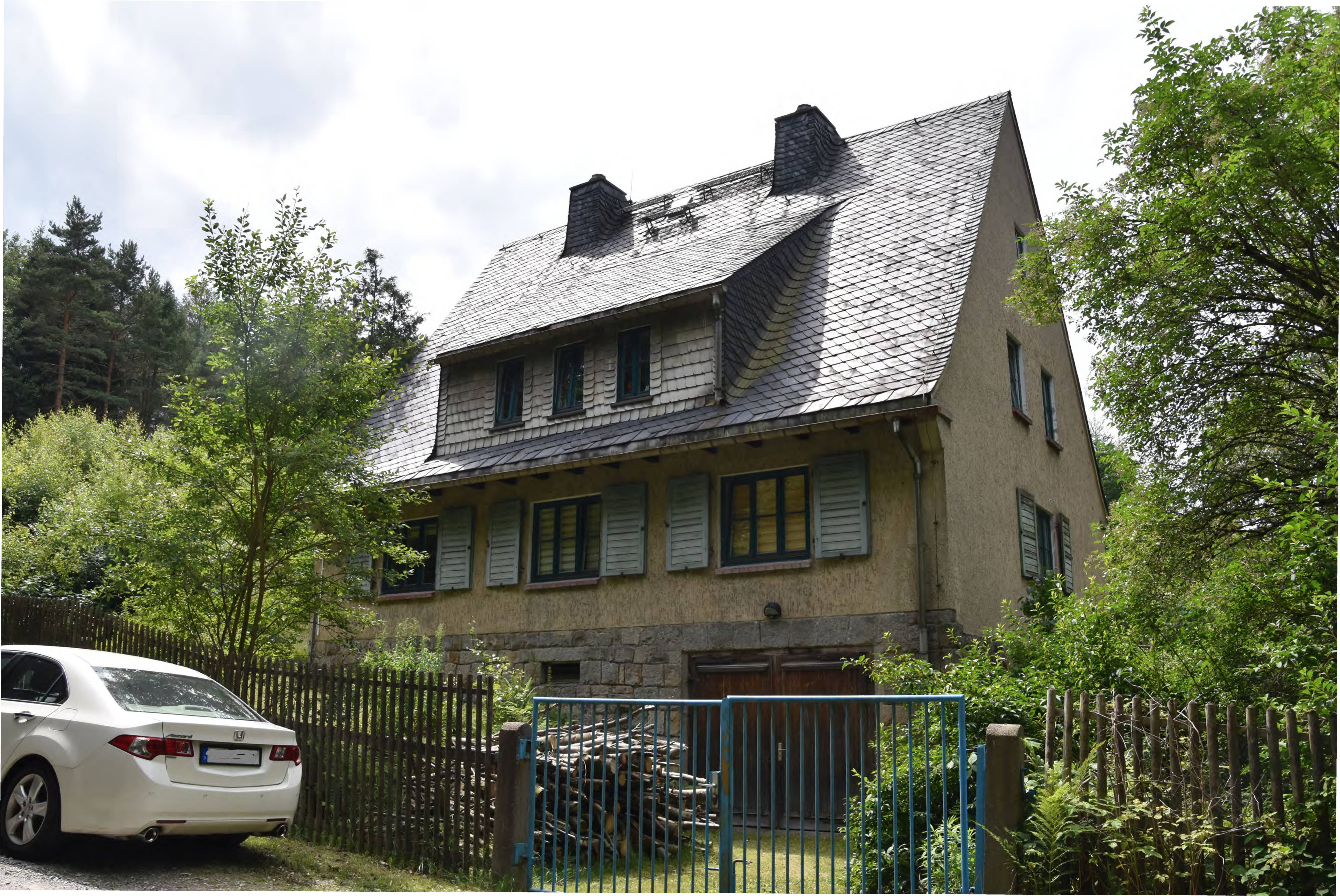 Einfamilienhaus, Zweifamilienhaus in Am Hochbehälter 1, 08315 Lauter-Bernsbach