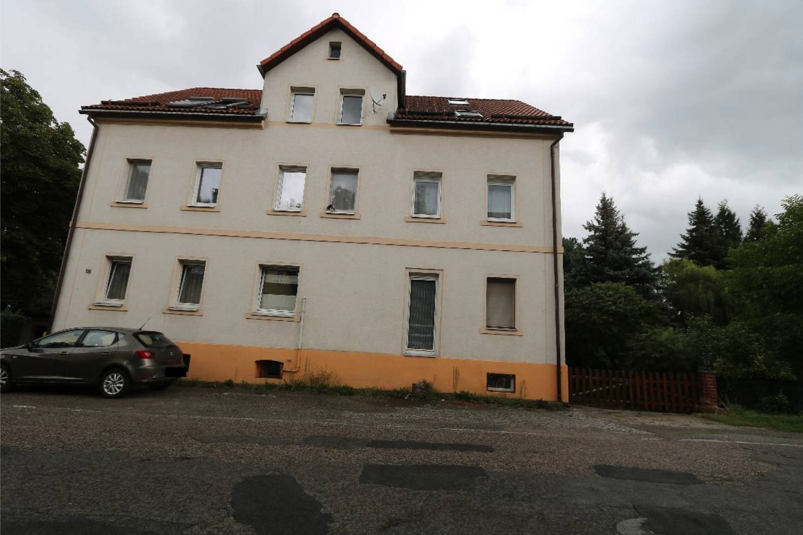 Mehrfamilienhaus in Bahnhofstraße  18, 09573 Leubsdorf - Bild 2