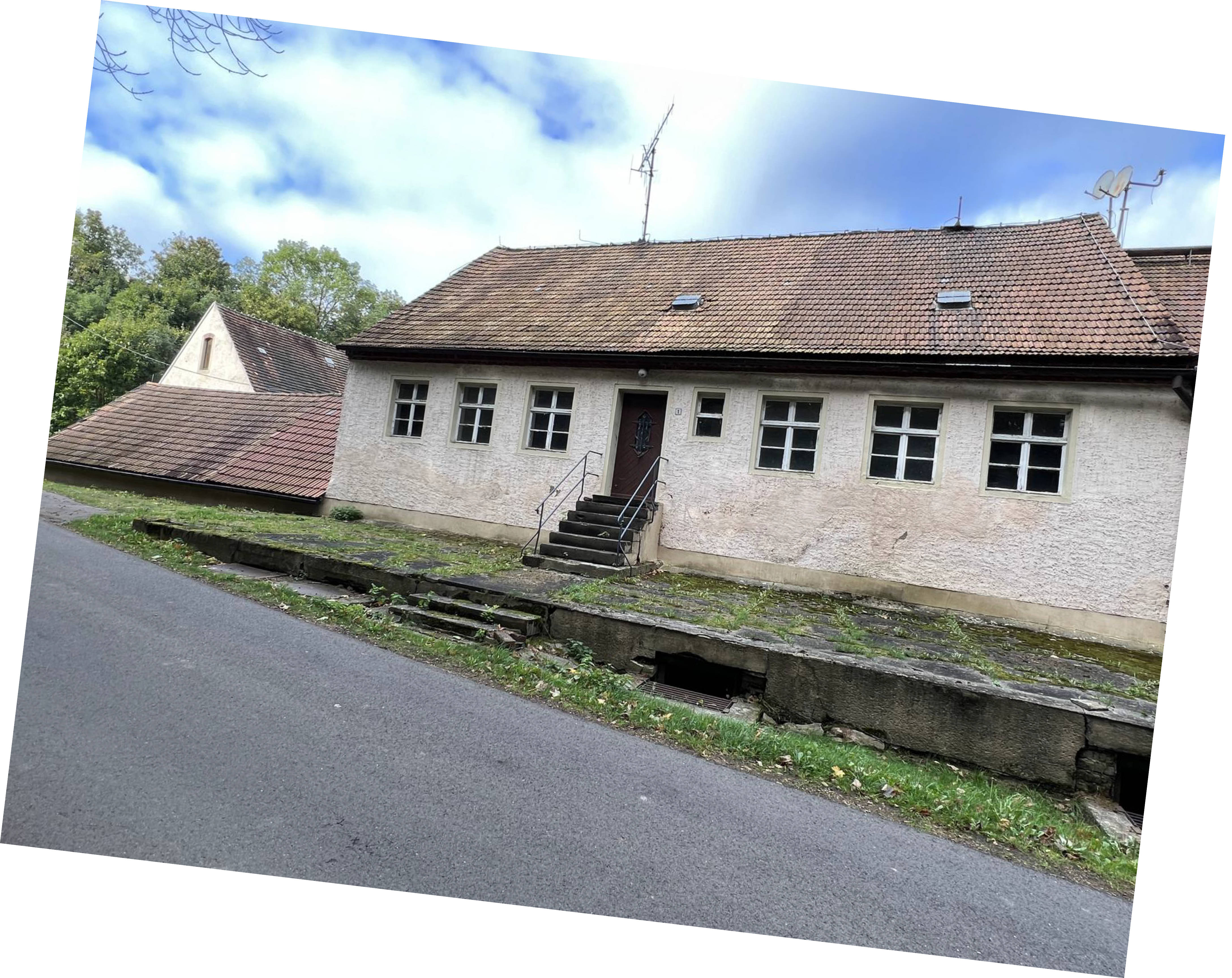 Einfamilienhaus, 3 Garagen in Am Rittergut  1, 09629 Reinsberg , Bieberstein
