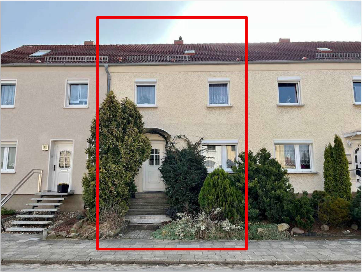 Einfamilienhaus, zweigeschossig in Dr.-Külz-Straße 13, 39218 Schönebeck