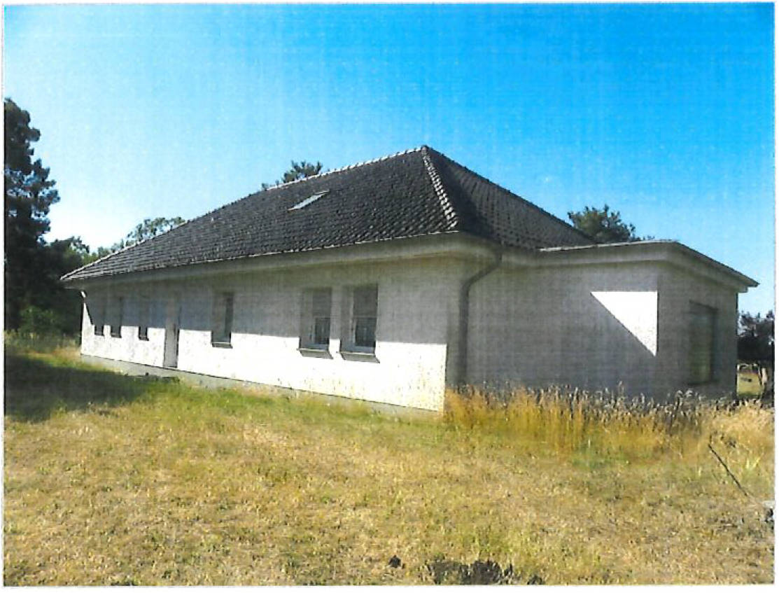 Einfamilienhaus mit Nebenanlagen und Land- und Forstwirtschaftsflächen in Weinberg, 06779 Stadt Raguhn-Jeßnitz, OT Marke