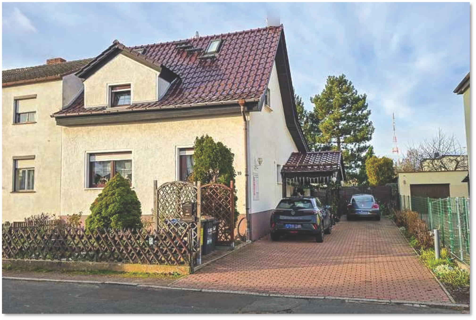 Einfamilienhaus, Gewerbeeinheit (z.B. Laden, Büro) in Pflaumenweg 19, 06112 Halle