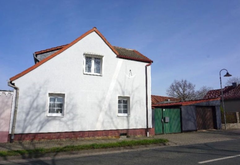 Einfamilienhaus in Neuwegerslebener Straße 8, 39387 Oschersleben (Bode) OT Hornhausen