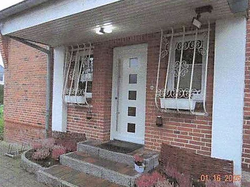 Einfamilienhaus in Heinrich-Lohse-Straße 15, 25451 Quickborn - Bild 2