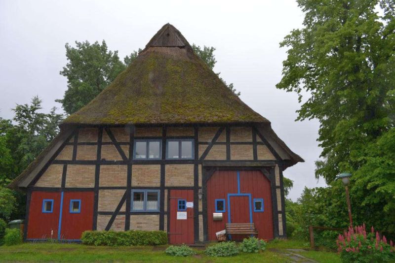 Wohnen/Gewerbe in Dorfstraße 17a, 24245 Kirchbarkau