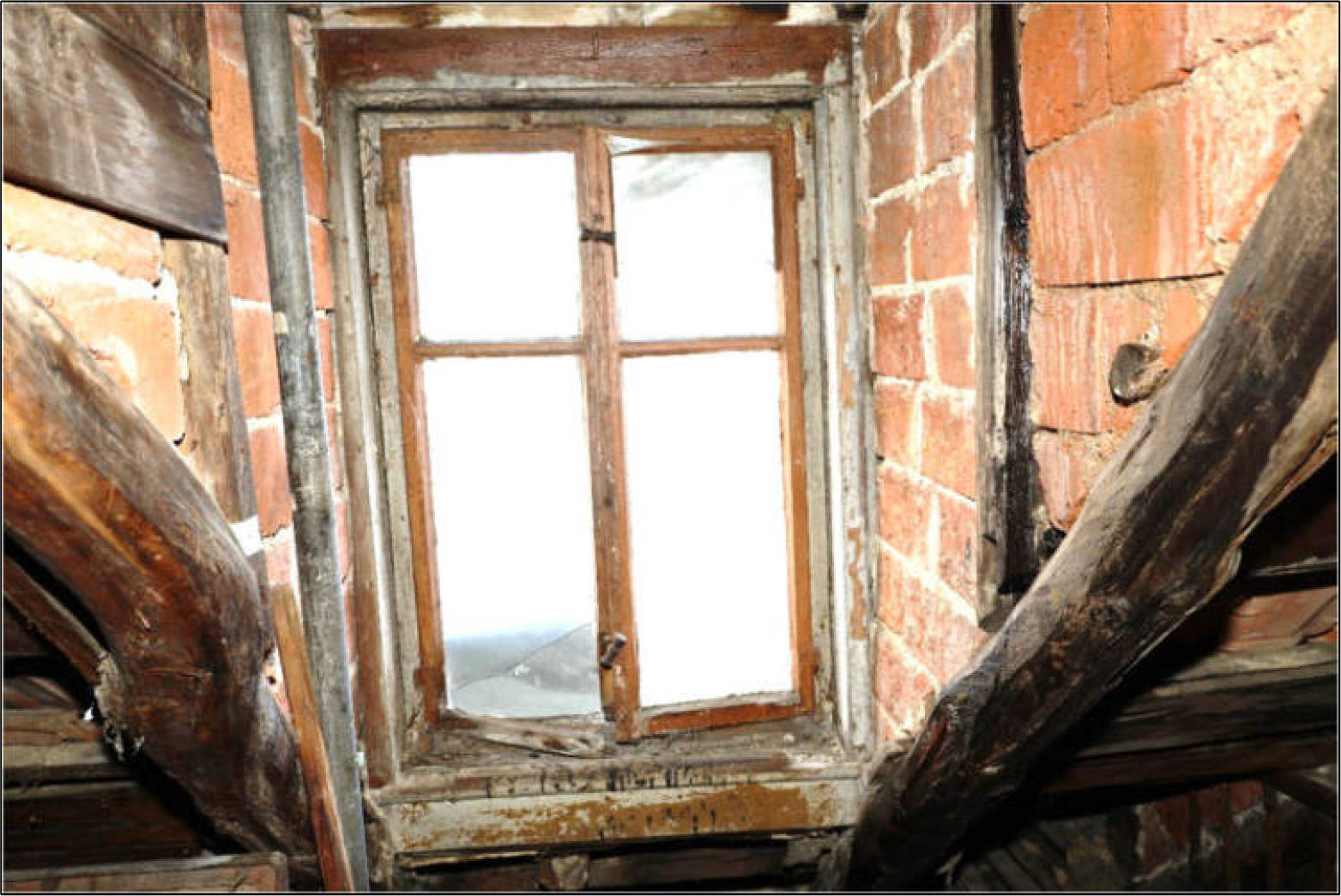 thueringen 0016 K 0024/2024 Louis-Bardorf-Straße 11, 99880 Waltershausen 15